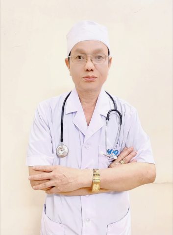 Thầy thuốc ưu tú - Bác sĩ CKII Lê Văn Thụ