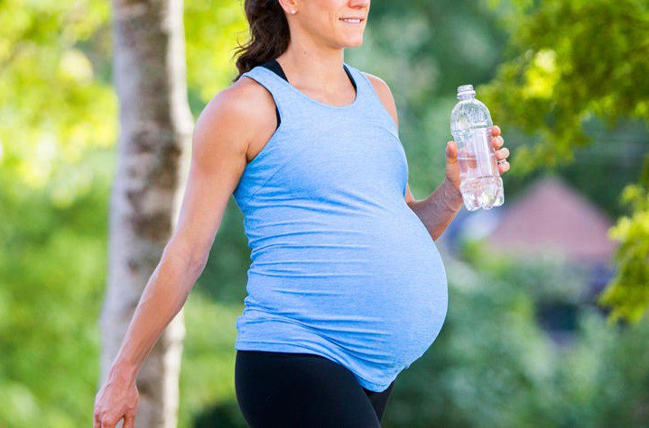 Đi bộ được xem là một trong những động tác tốt nhất trong thai kỳ
