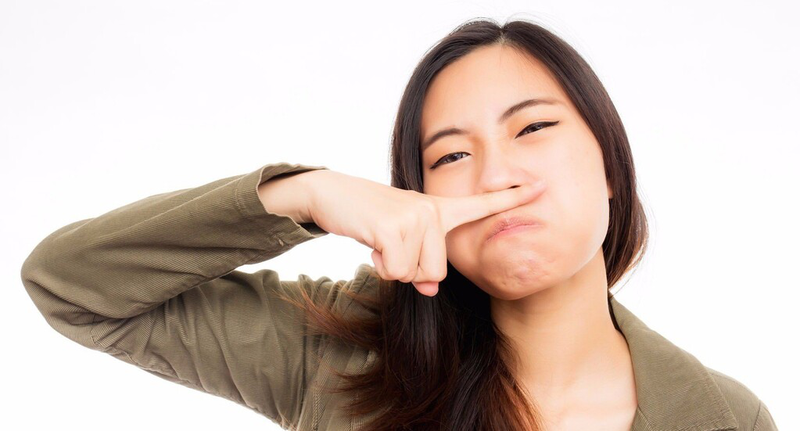 Vệ sinh vùng kín không đúng cách là nguyên nhân khiến vùng kín có mùi hôi sau khi quan hệ