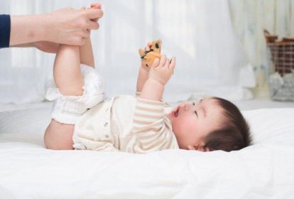 Môi trường ẩm ướt và hệ miễn dịch yếu làm tăng nguy cơ nhiễm nấm candida ở trẻ em