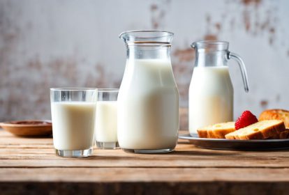 Uống một cốc sữa vào mỗi buổi sáng và tối không chỉ cung cấp dinh dưỡng cần thiết mà còn là cách tăng vòng 1 một cách tự nhiên