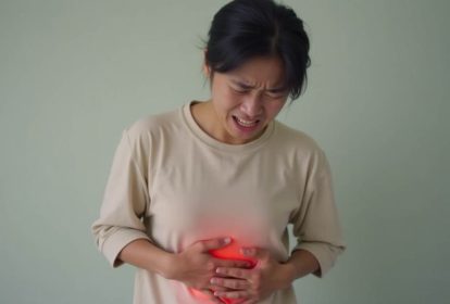 Đau vùng chậu là một triệu chứng cảnh báo chị em cần đi khám phụ khoa.