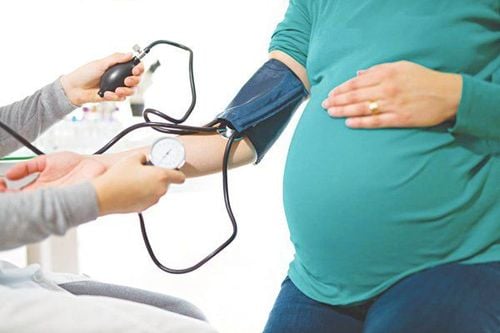Cao huyết áp là triệu chứng điển hình của tăng huyết áp thai kỳ