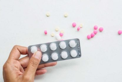 Đang cho con bú có tẩy giun được không là thắc mắc chung của nhiều bậc phụ huynh