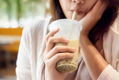 Uống trà sữa nhiều quá mức có thể ảnh hưởng xấu đến sức khỏe sinh sản