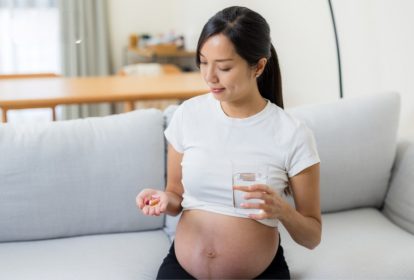 Bà bầu vẫn có thể uống thuốc khi bị cảm cúm, tuy nhiên chỉ uống thuốc khi có chỉ định từ bác sĩ