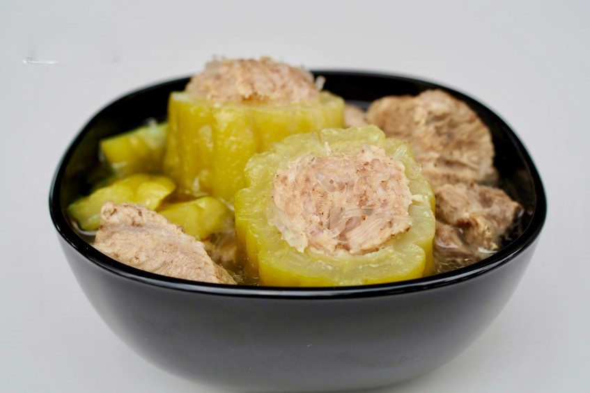 Khổ qua chứa nhiều dưỡng chất tốt cho sức khỏe nếu ăn với lượng phù hợp và chế biến đúng cách