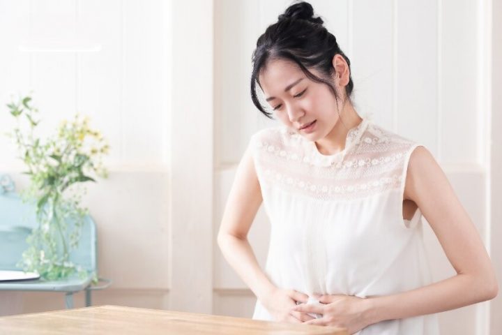 Đau bụng dưới khi mang thai tháng thứ 4 là dấu hiệu thường gặp, mẹ bầu cần hiểu rõ nguyên nhân để yên tâm chăm sóc sức khỏe thai kỳ.