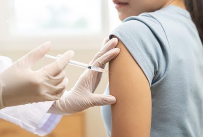 Tiêm vaccine phòng ngừa cúm là biện pháp hiệu quả giúp giảm nguy cơ mắc bệnh và các biến chứng nguy hiểm của cúm